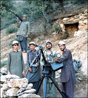 20120711-MujahideenJamiat_e-Islami in Shultan Valley 1987 with Dashaka.jpg